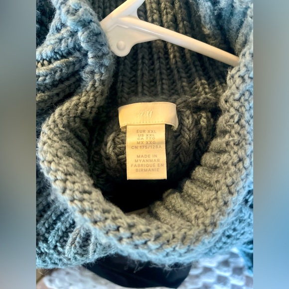 H&M Bulky Sweater - Picture 3 of 3
